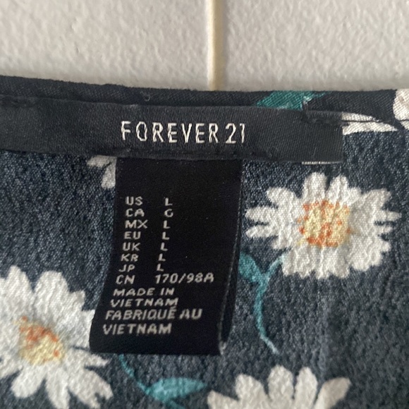 Forever 21 babydoll daisy print T-shirt size L - Picture 3 of 11